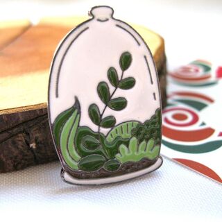 Dome terrarium - Enamel pin